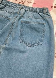 Distressed Wide Leg Jeans