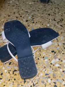 Bow Detail Flip Flops