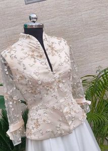 Elegant Embroidered skirt with jacket set