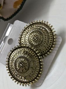 Antique Gold Toned Studs Earrings ...