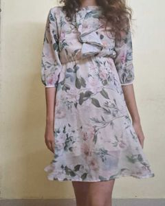 Chic Floral Print Mini Dress