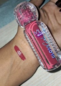 MILA BEAUTE Gloss Girl Lip Product with freebie