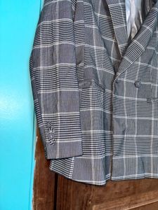 Checkered Blazer - Stylish &amp; Chic