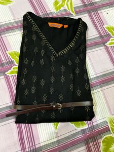 Rangriti Woollen Kurta Size M