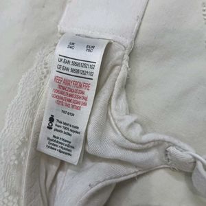🔥 Comfortable White Lace Trim Bra