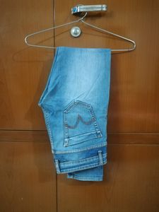 One Sided Rugged Jeans