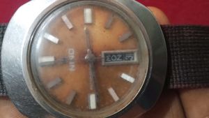 Vintage Men's Watches - Unique Find!