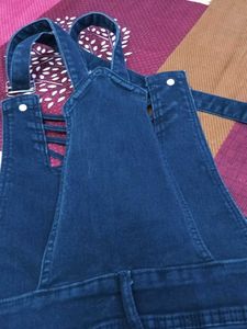 Stylish Dark Wash Ripped Jeans