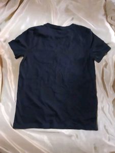 Calvin Klein t shirts sez M