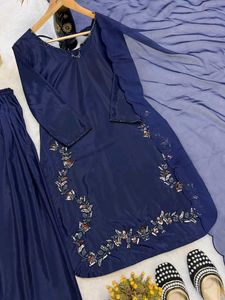 Elegant Navy Blue Kurta Set