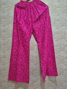 Elegant White &amp; Pink Embroidered Kurta