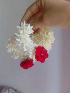 Beautiful White Floral earings