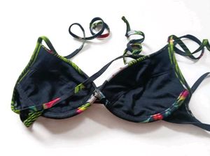 ☘️Tropical Floral Print Bikini Top