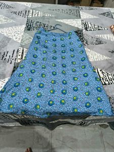 Beautiful Blue Floral Print  Skirt NEW