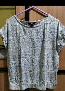 Set of 4 trendy tops