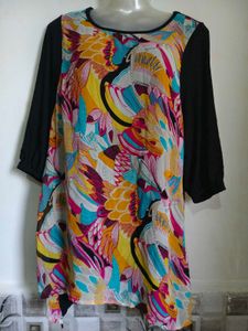 Vibrant Abstract Print Top Size M-L 38"-40"