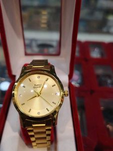 Elegant Gold-Tone Quartz Watch