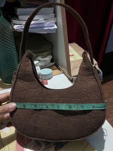 light weight shoulder/hand bag