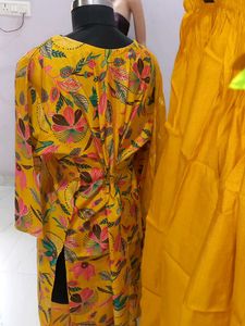 Very Graceful Yellow Golden Suit Set