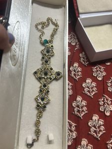 Exquisite Emerald & Crystal choker