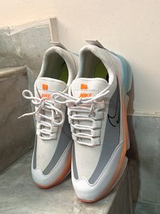 New Nike Sports Shoes