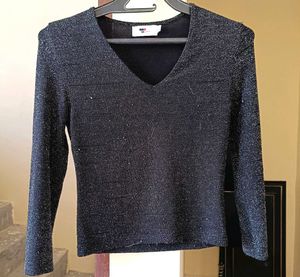 Sparkly V-Neck Long Sleeve Top
