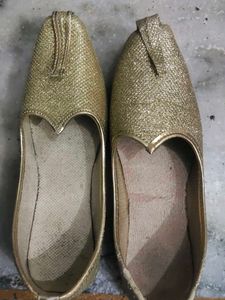 Sparkling Gold Ethnic Jodhpuri Mojaris