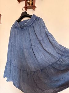 a midd length skirt