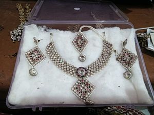 Stunning Silver-Tone Jewelry Set