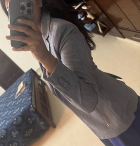 Gray Blazer - Stylish &amp; Versatile