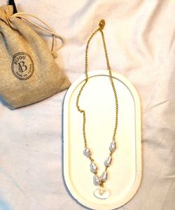 Elegant Baroque Pearl Necklace