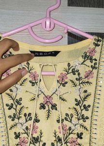 TRENDS Embroidered Kurta 👗