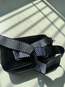 Chic Black Crossbody Bag