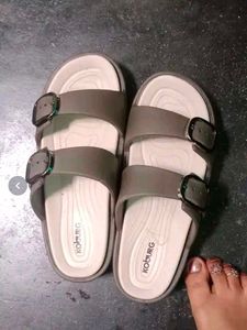 Comfortable Brown Slides with Buckles 👡👡