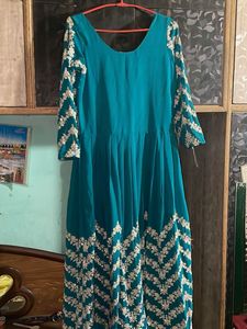 Elegant Teal Kurta with White Embroidery