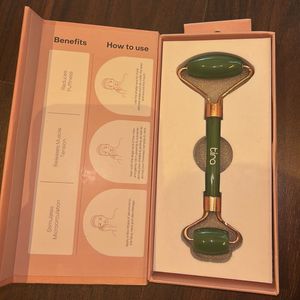 Tira Jade Facial Roller