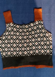 Patterned Crop Top -machine Knitted.