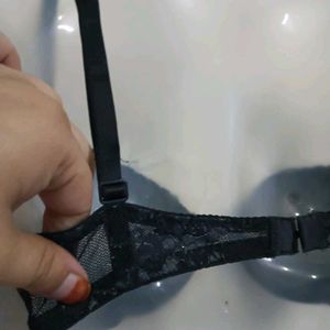 🤎 Elegant Black Lace Bra
