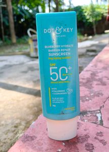 Dot & Key Blueberry Hydrate Sunscreen SPF 50