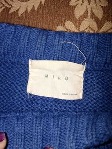 Chic Cable Knit Blue Sweater