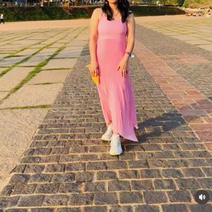 Chic Pink Pleated Maxi Dress