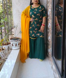 Women's Crepe Salwar Suit