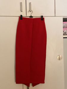 Chic Red High-Waisted Skirt