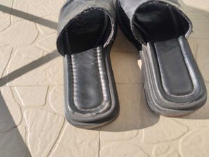 Stylish Black Quilted Slides