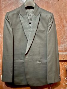 Elegant Satin-Lapel Black Blazer – A Must-Have for