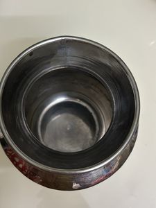 Water storage container