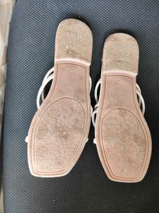 KISCO Strappy Flat Sandals