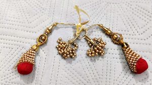 Ethnic Gold &amp; Red Tassels set of 4( Latka
