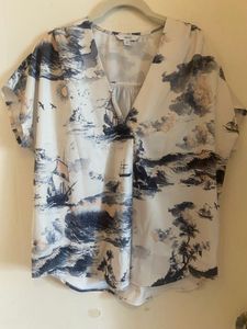 Scenic Print V-Neck Top