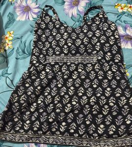 Black Sleeveless Short Kurti